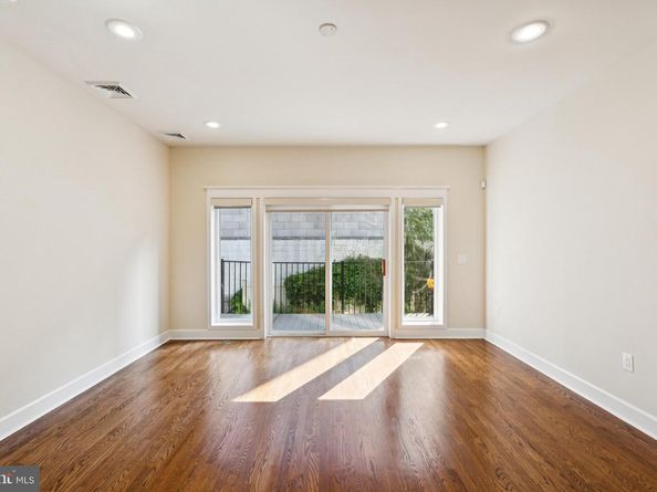 3811 Lauriston Street, Philadelphia PA 19128