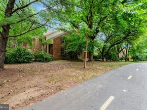 2540 S Walter Reed Drive 4, Arlington VA 22206