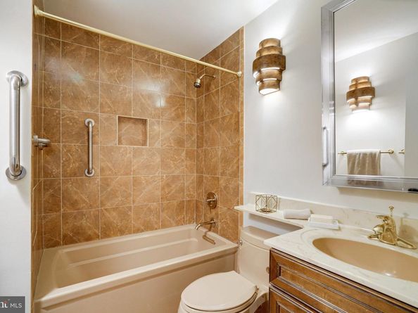 2540 S Walter Reed Drive 4, Arlington VA 22206