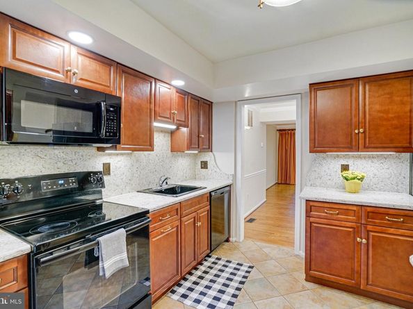 2540 S Walter Reed Drive 4, Arlington VA 22206