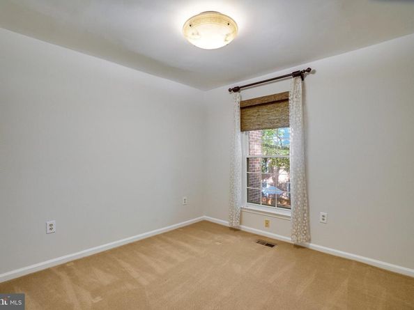 2540 S Walter Reed Drive 4, Arlington VA 22206