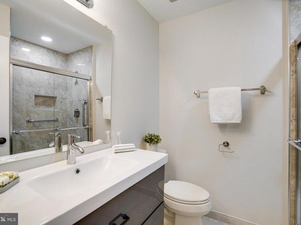 2540 S Walter Reed Drive 4, Arlington VA 22206