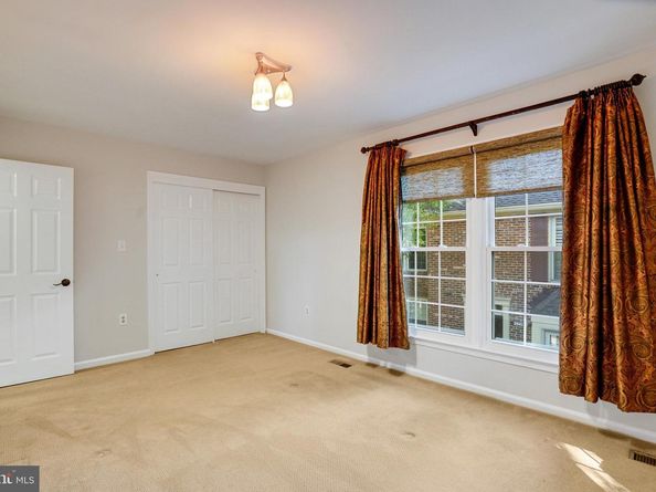 2540 S Walter Reed Drive 4, Arlington VA 22206