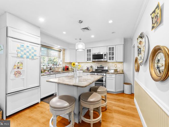 328 W Conestoga Road, Devon PA 19333