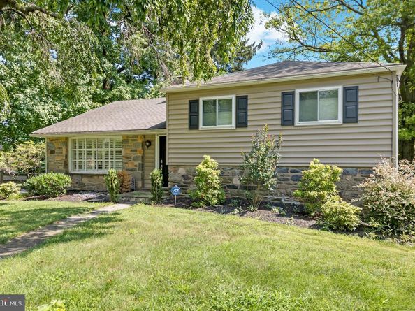 328 W Conestoga Road, Devon PA 19333