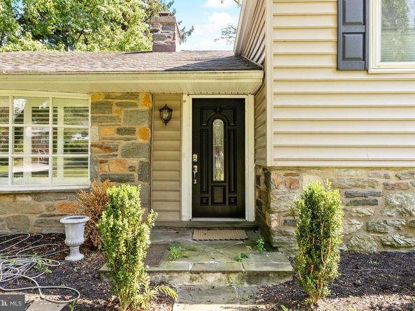328 W Conestoga Road, Devon PA 19333