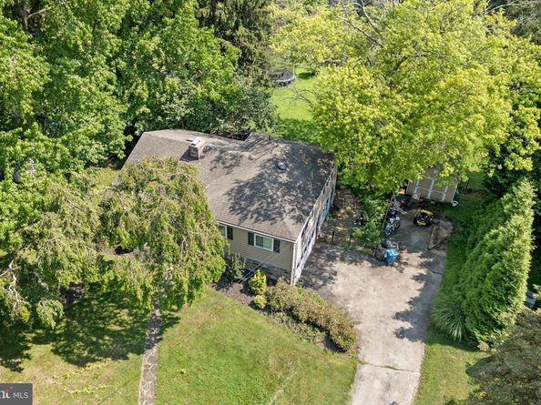 328 W Conestoga Road, Devon PA 19333