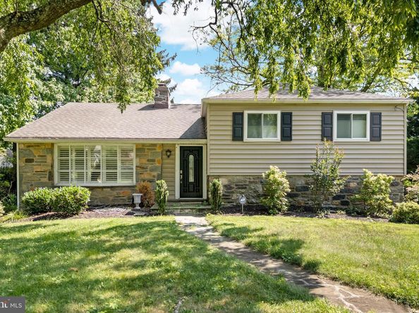 328 W Conestoga Road, Devon PA 19333