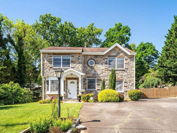 2052 Arch Drive, Falls Church VA 22043