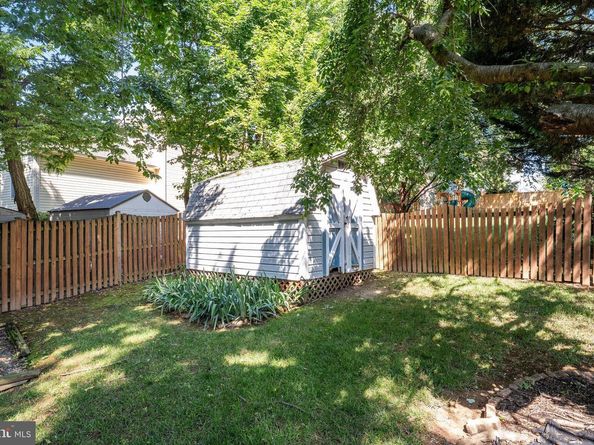 2052 Arch Drive, Falls Church VA 22043