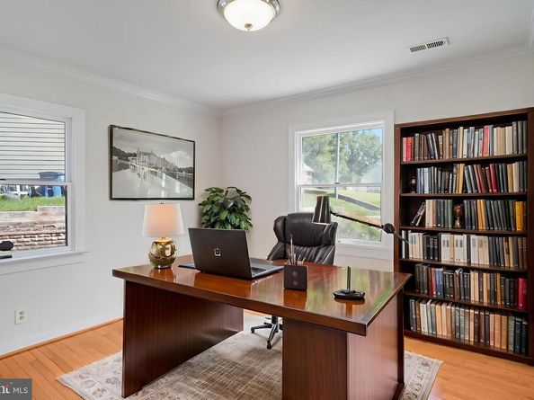 2052 Arch Drive, Falls Church VA 22043