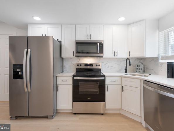 914 Winton Street, Philadelphia PA 19148