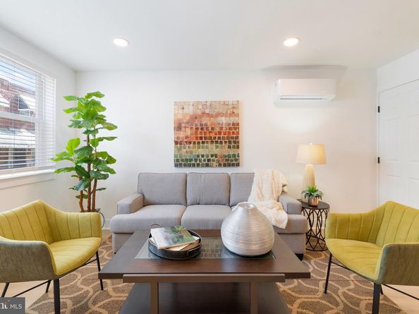 914 Winton Street, Philadelphia PA 19148