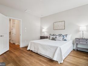 205 Market Square NW 15, Vienna VA 22180