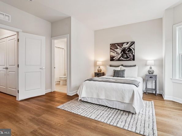 205 Market Square NW 15, Vienna VA 22180