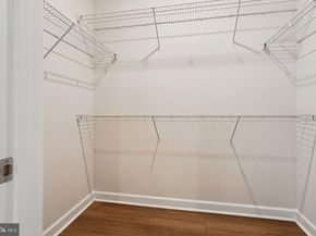 205 Market Square NW 15, Vienna VA 22180