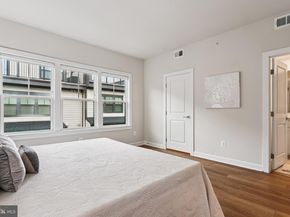 205 Market Square NW 15, Vienna VA 22180
