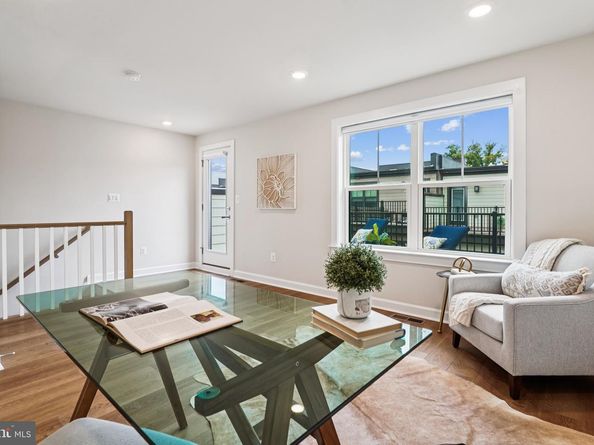 205 Market Square NW 15, Vienna VA 22180