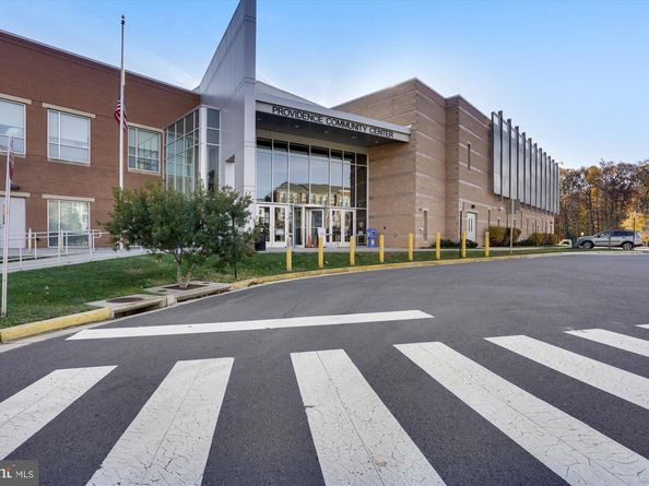 205 Market Square NW 15, Vienna VA 22180
