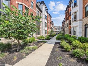 205 Market Square NW 15, Vienna VA 22180