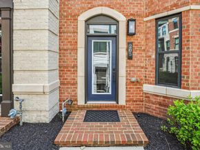 205 Market Square NW 15, Vienna VA 22180