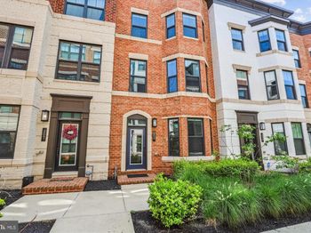 205 Market Square NW