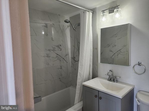 431 N Armistead Street 502, Alexandria VA 22312