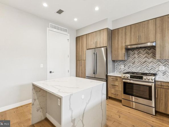 646 H Street NE 406, Washington DC 20002
