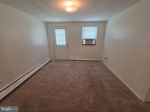 1 Mistletoe Lane, Levittown PA 19054