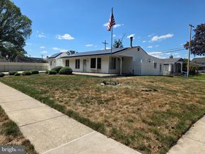 1 Mistletoe Lane, Levittown PA 19054