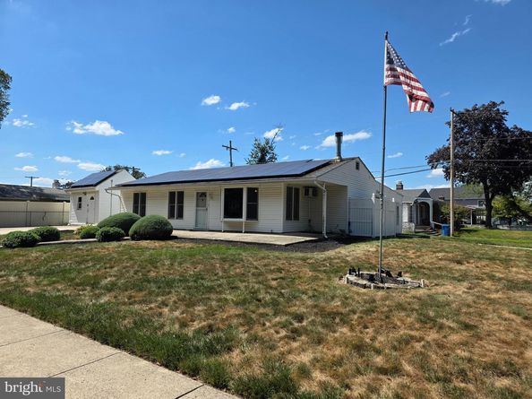 1 Mistletoe Lane, Levittown PA 19054