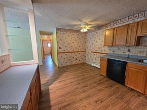 1 Mistletoe Lane, Levittown PA 19054