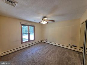 1 Mistletoe Lane, Levittown PA 19054
