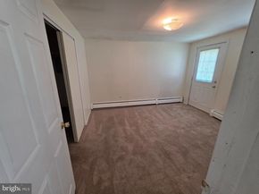 1 Mistletoe Lane, Levittown PA 19054