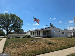 1 Mistletoe Lane, Levittown PA 19054