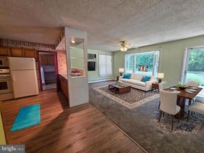 1 Mistletoe Lane, Levittown PA 19054