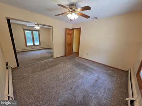 1 Mistletoe Lane, Levittown PA 19054