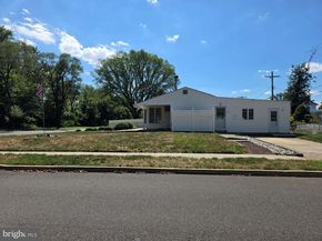 1 Mistletoe Lane, Levittown PA 19054