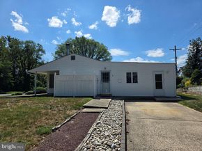 1 Mistletoe Lane, Levittown PA 19054