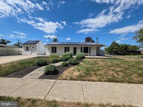 1 Mistletoe Lane, Levittown PA 19054