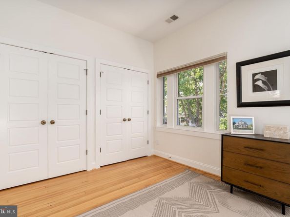 3249 38TH Street NW, Washington DC 20016