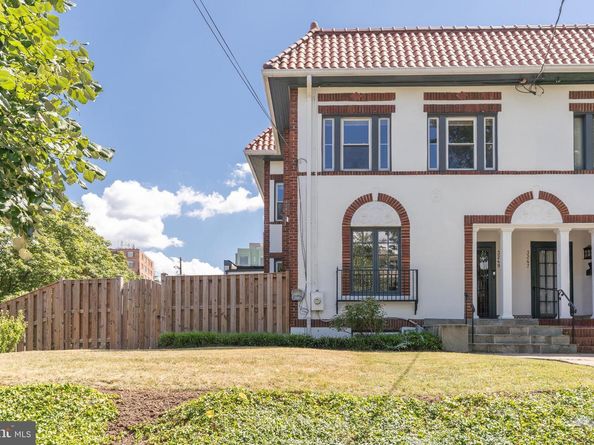 3249 38TH Street NW, Washington DC 20016