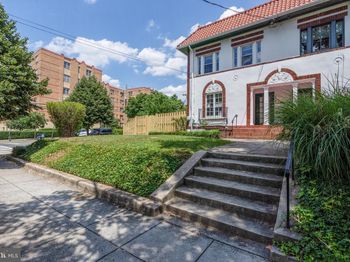 3249 38TH Street NW
