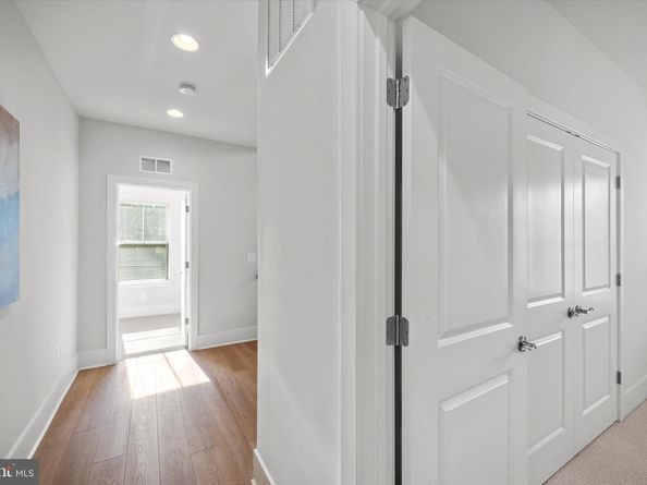 2727 N George Mason Drive, Arlington VA 22207