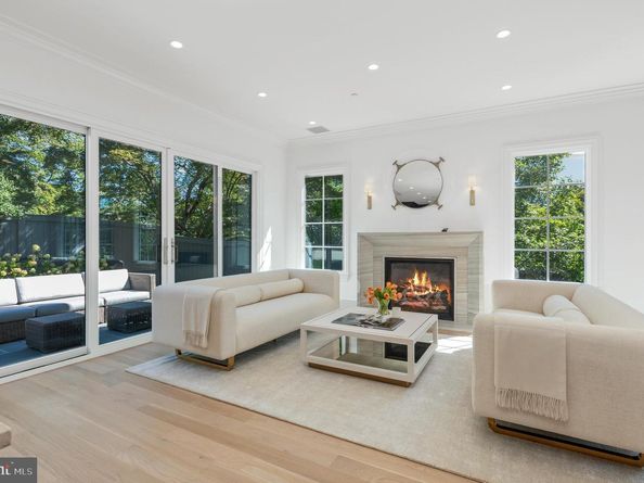 4200 49TH Street NW, Washington DC 20016