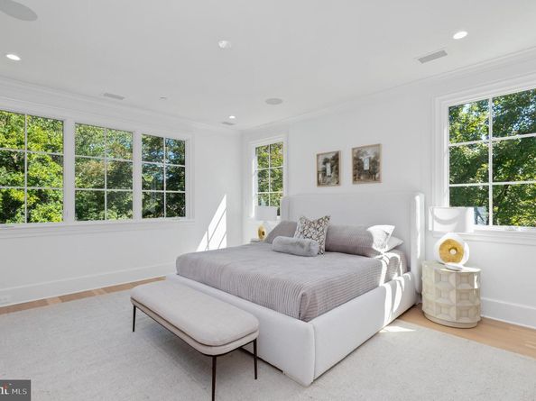 4200 49TH Street NW, Washington DC 20016