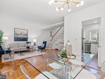 3704 Lyons Lane