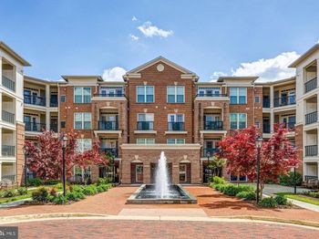 2905 Saintsbury Plaza
