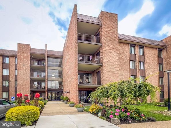 6311 Delaire Landing Road 311, Philadelphia PA 19114
