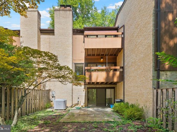 3187 Readsborough Court, Fairfax VA 22031